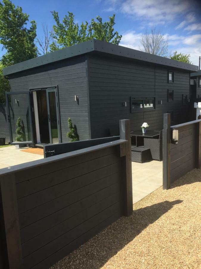 Willow Court Farm Studio South & Petting Farm, 8 Mins From Legoland & Windsor, 15 Mins From Lapland Uk Luaran gambar