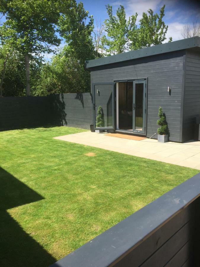 Willow Court Farm Studio South & Petting Farm, 8 Mins From Legoland & Windsor, 15 Mins From Lapland Uk Luaran gambar